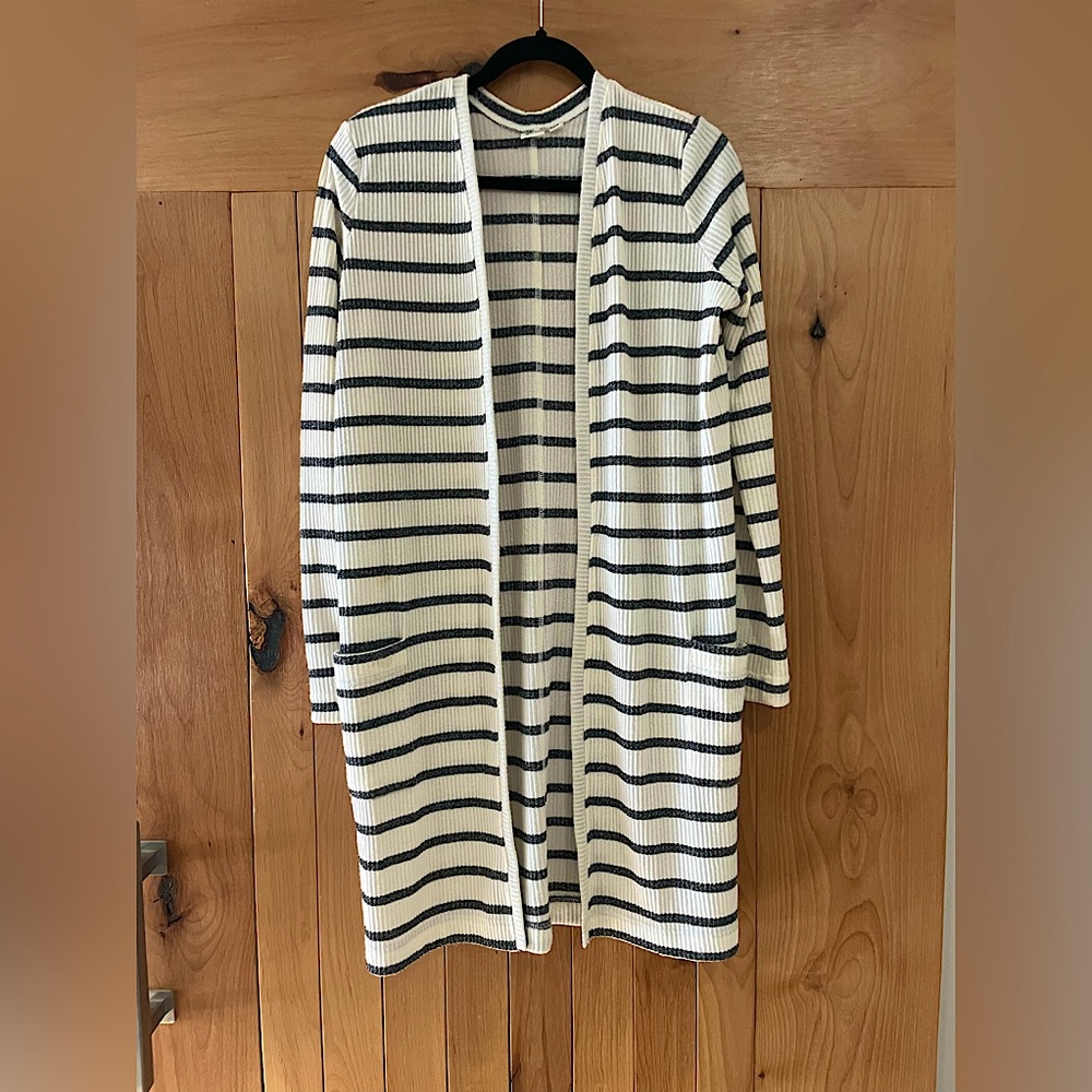 Long gap striped sweater